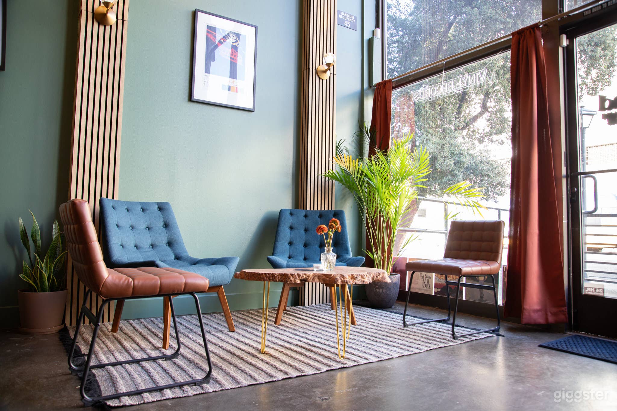 Sacramento’s First Hi-Fi Listening Bar Photo 2