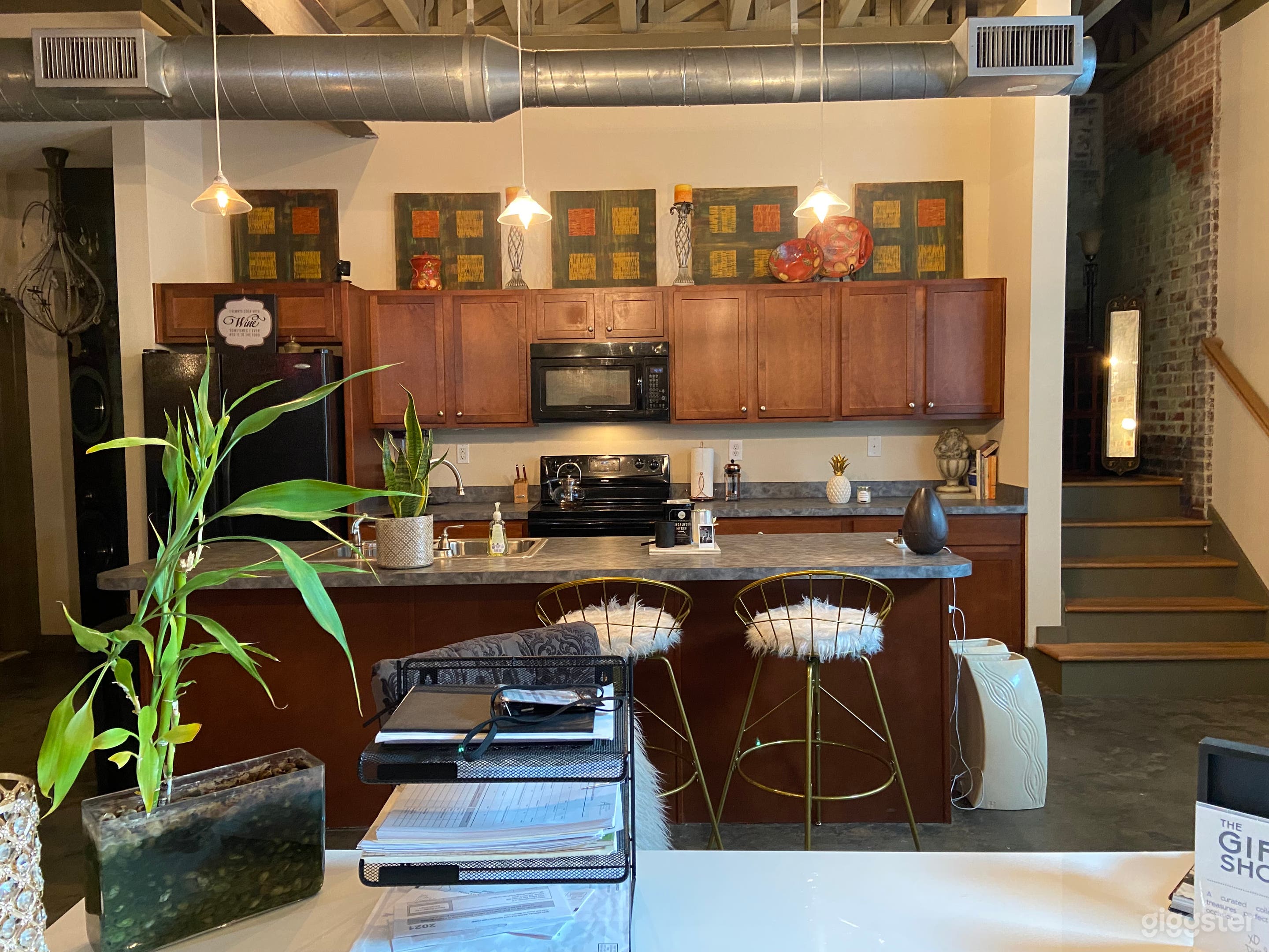 Warm and Cozy Loft Photo 3