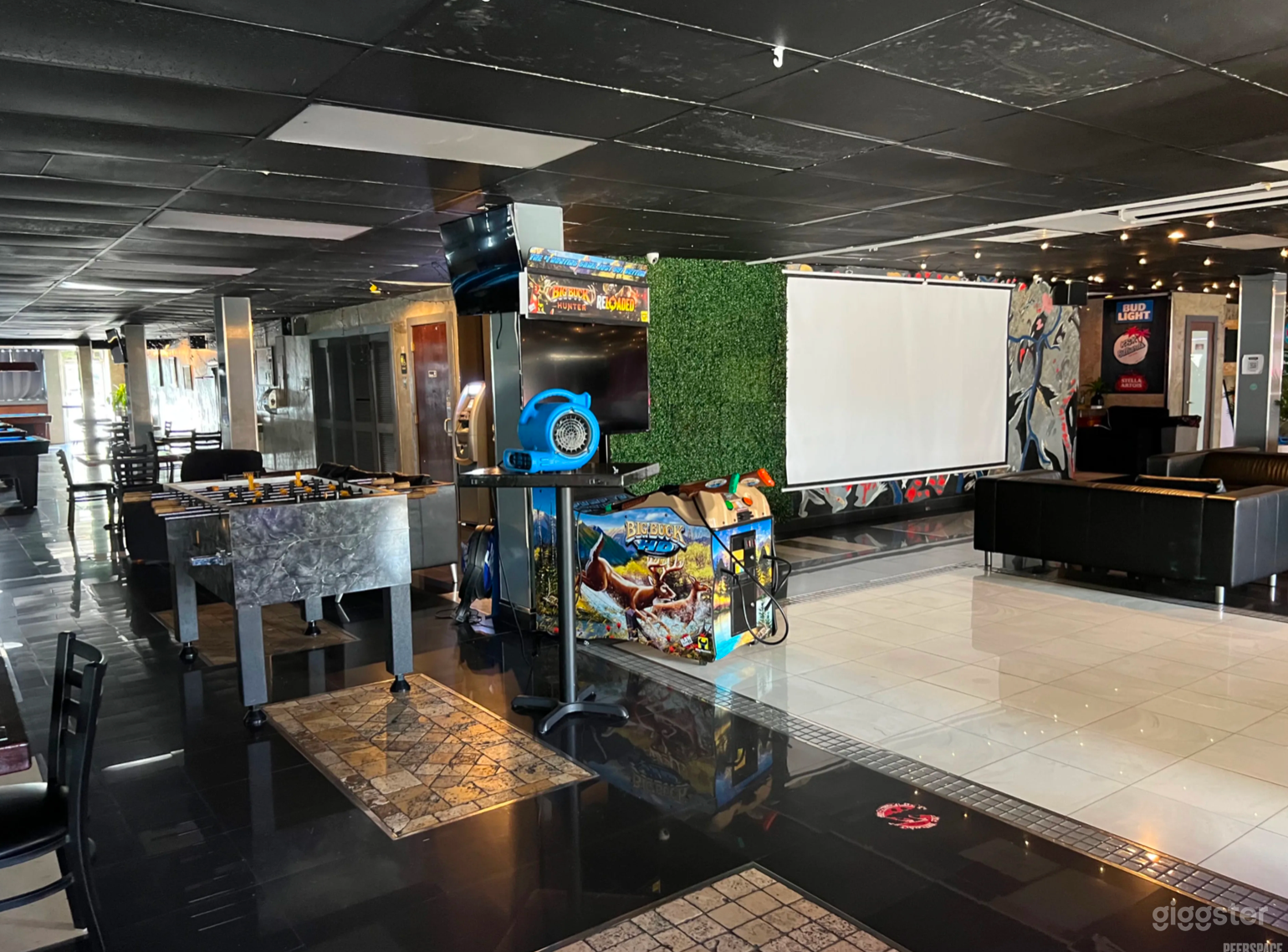 Miami stylish pool hall Photo 3