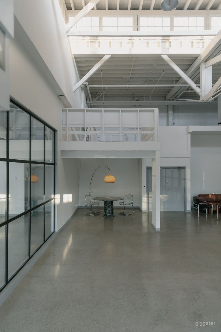  Large Open Space With High Ceilings 