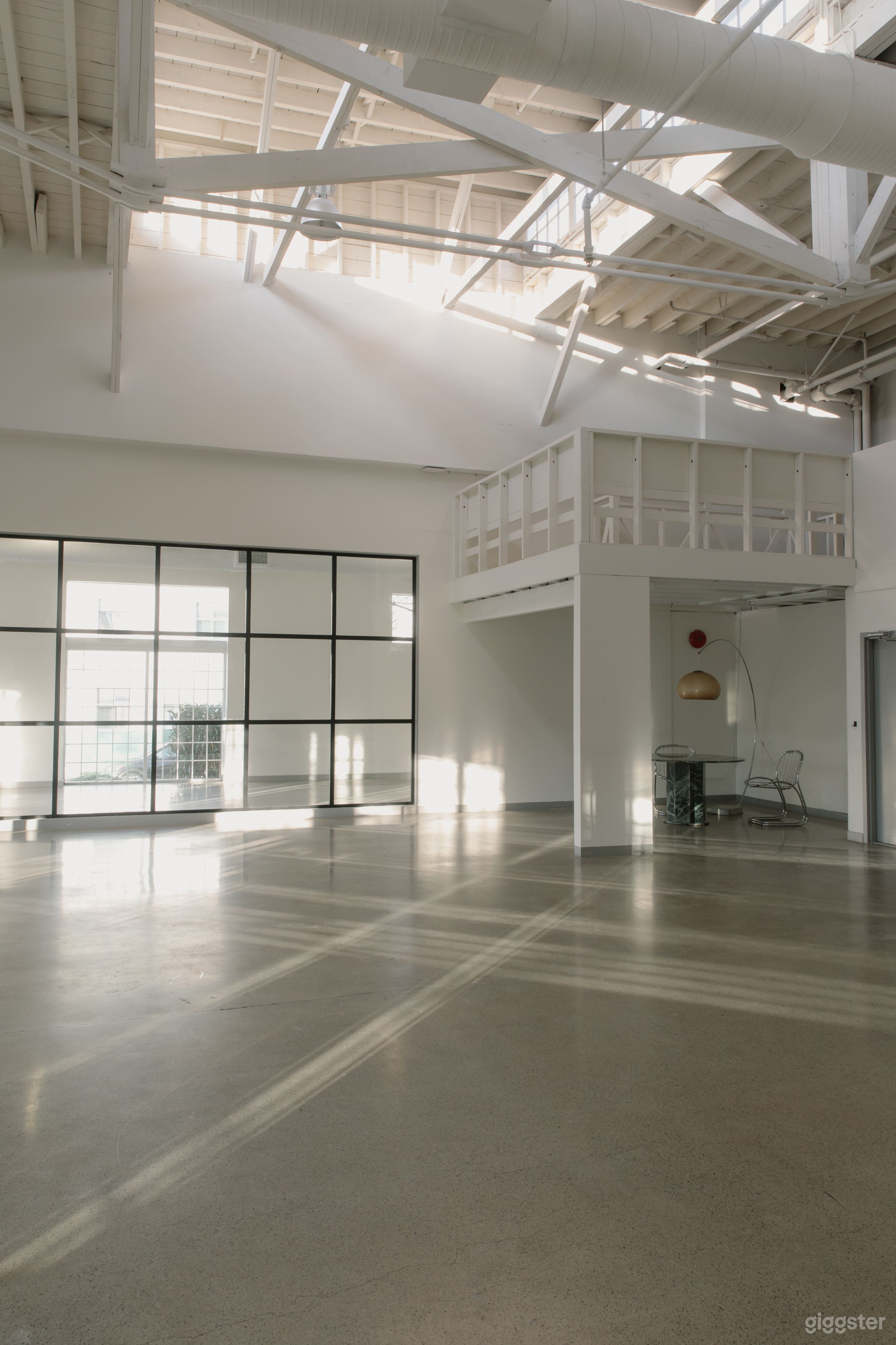 Large Open Space With High Ceilings Photo 1