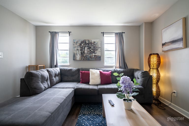  CONVENTION CENTER GROUND UNIT HOME W/ FREE PARKING 