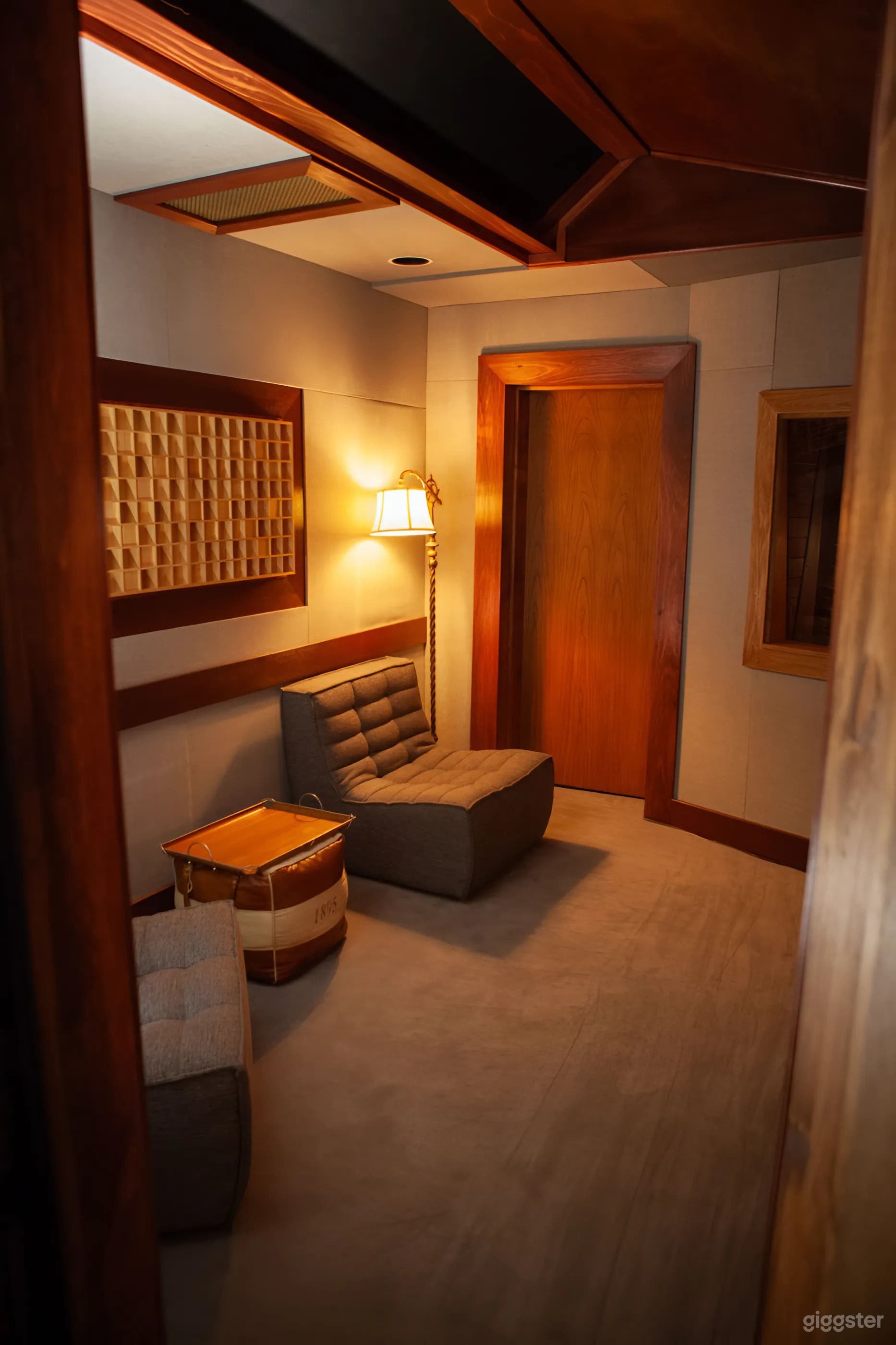 Historic Music Studio in Los Angeles - STUDIO D Photo 2