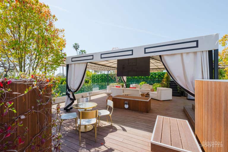   CINEMATIC LUXE SIERRA MANOR/POOL 