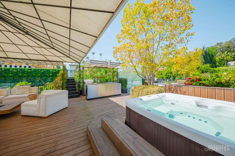   CINEMATIC LUXE SIERRA MANOR/POOL 