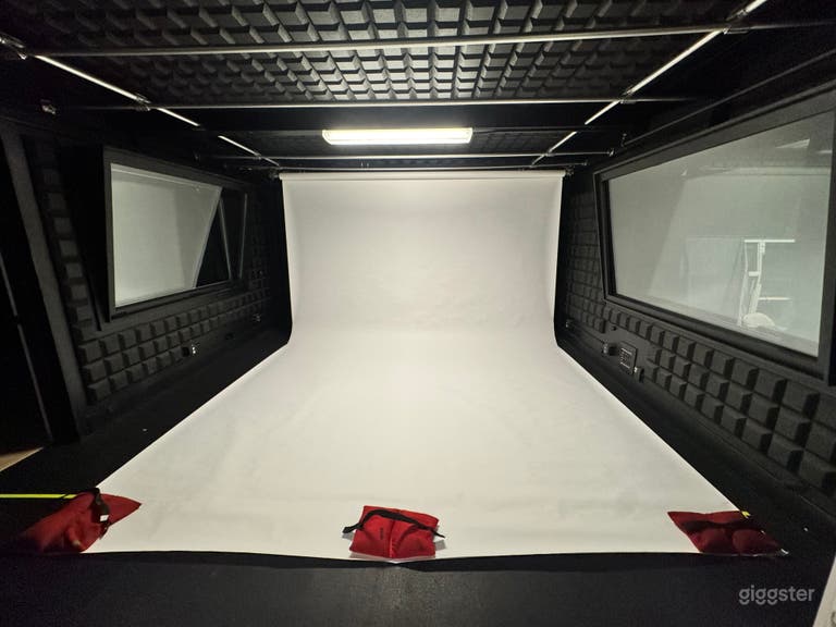  Premium Podcast Studio 