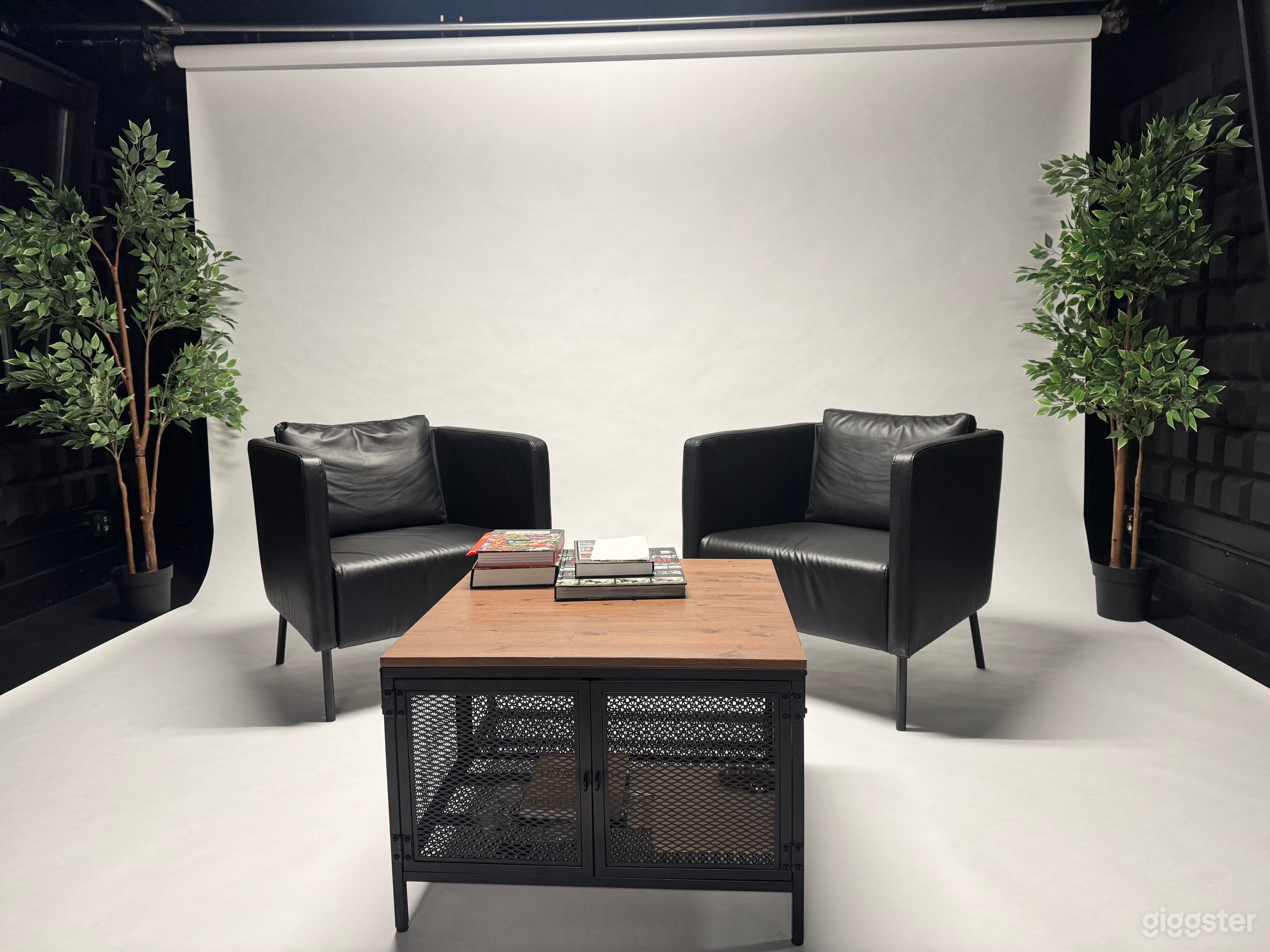 Premium Podcast Studio Photo 1