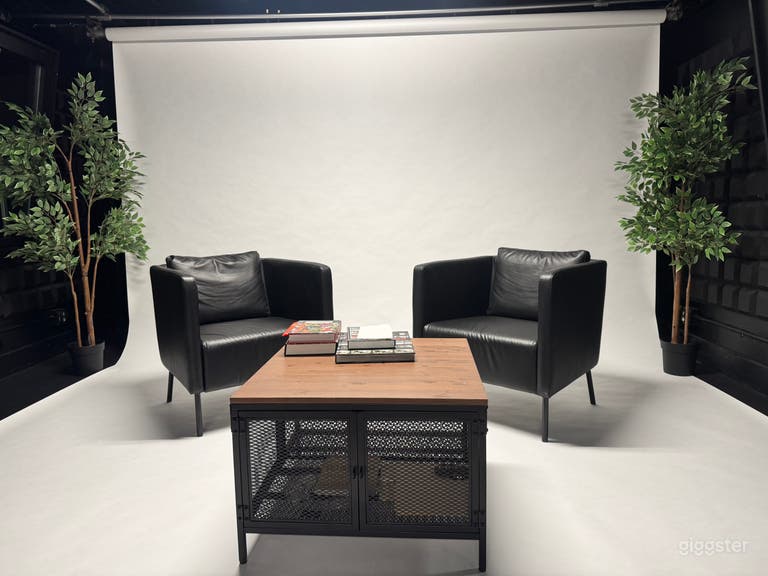  Premium Podcast Studio 