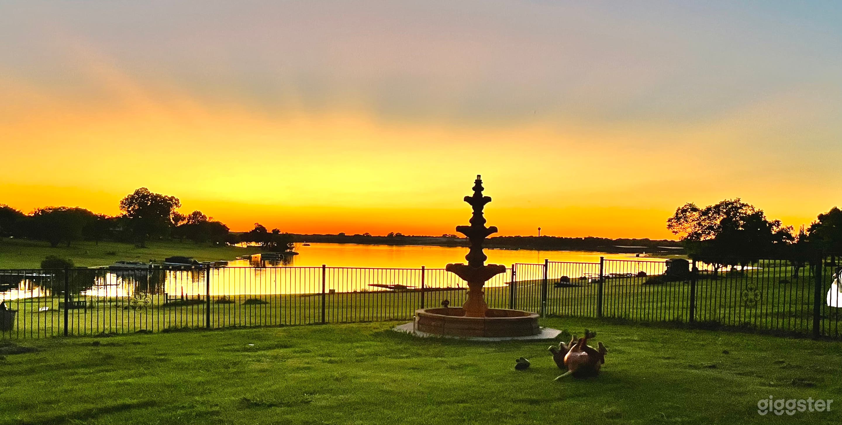 Sunset Hacienda Lake Home Photo 4