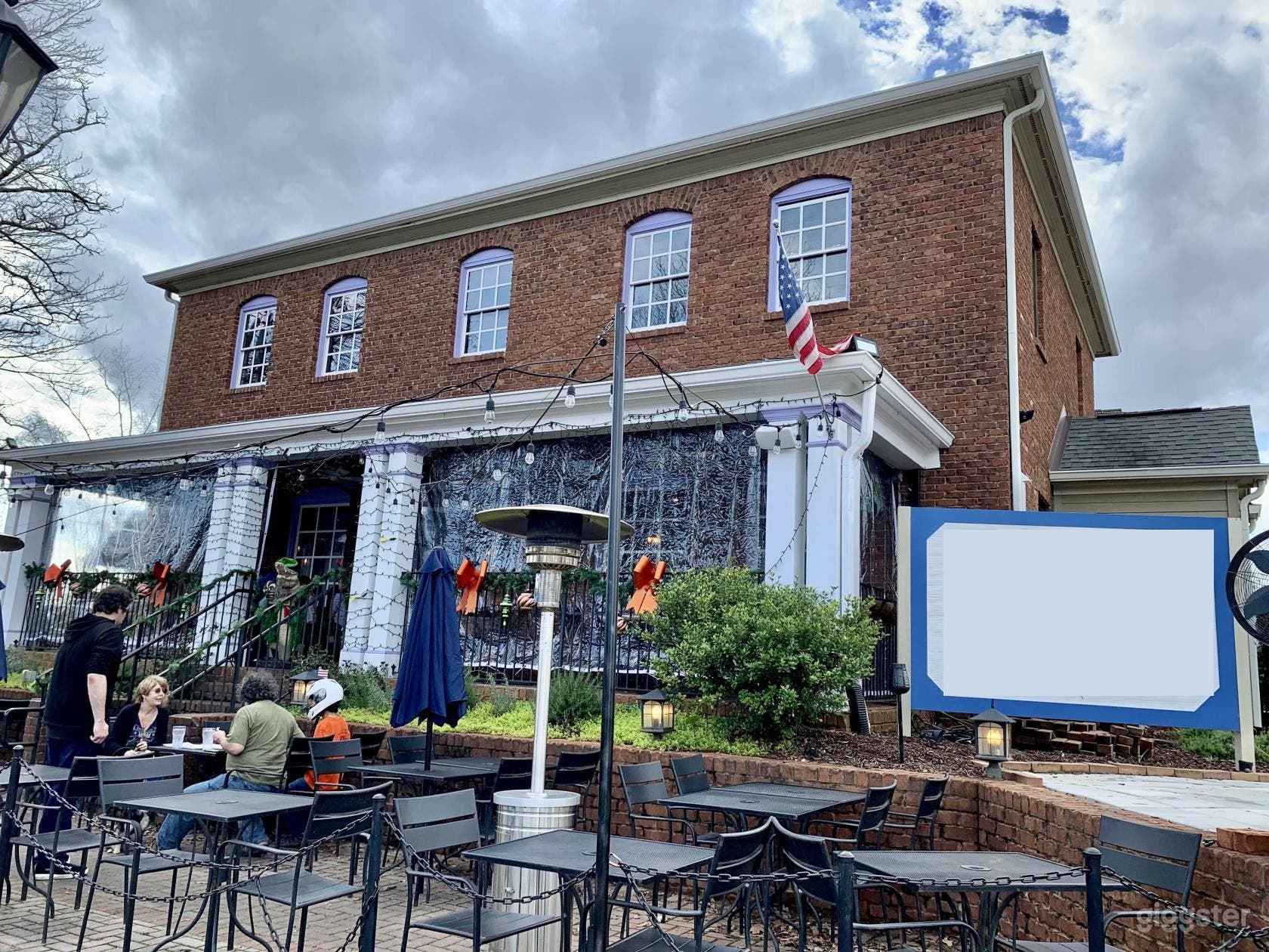 Authentic Bar &amp; Restaurant in Roswell Photo 2