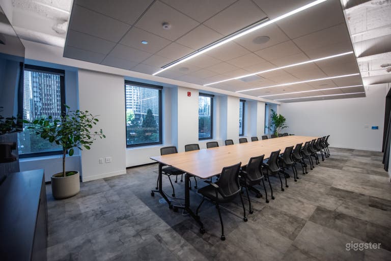  The Bayless – Spacious Private Boardroom with Dry Bar 