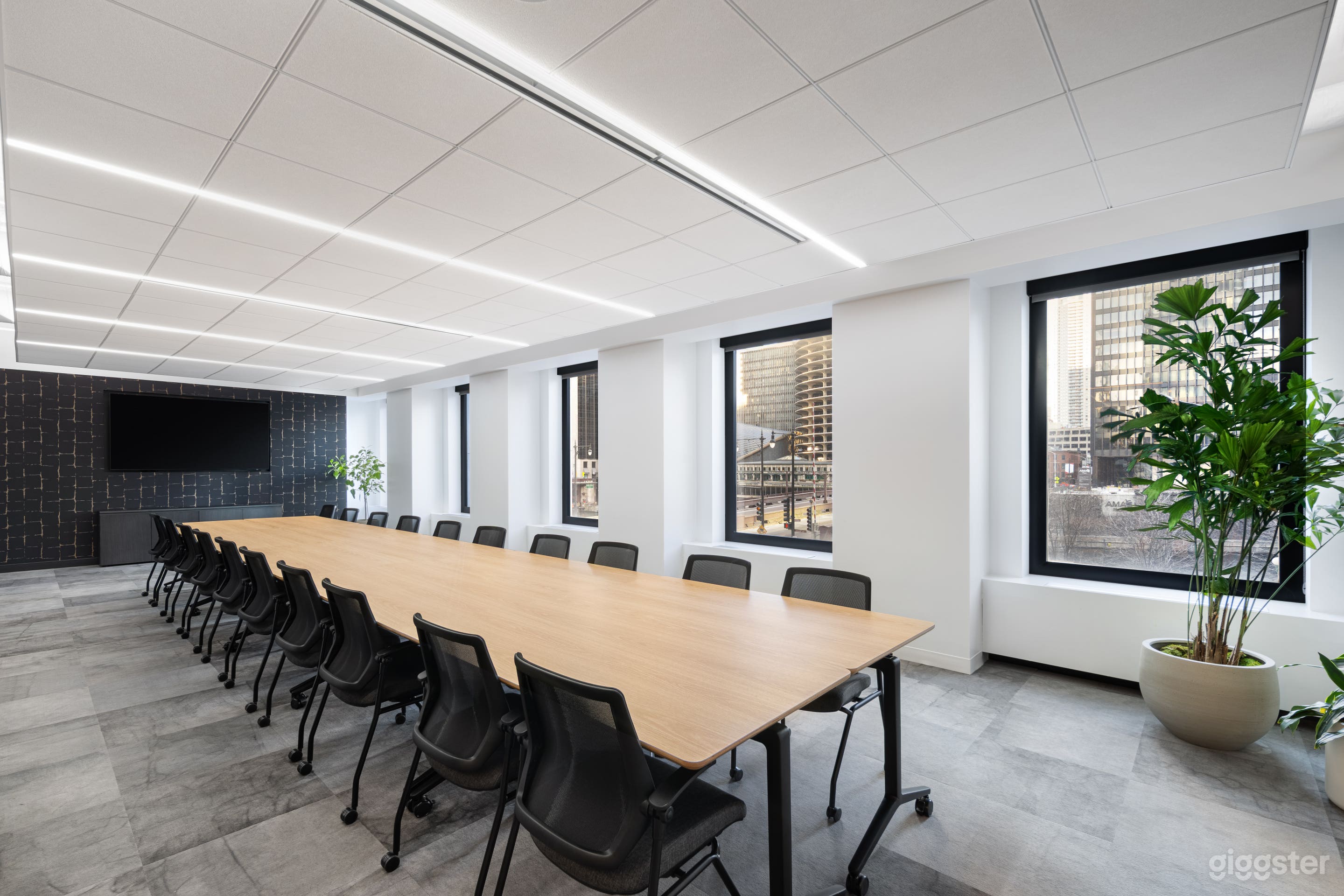 The Bayless – Spacious Private Boardroom with Dry Bar Photo 1