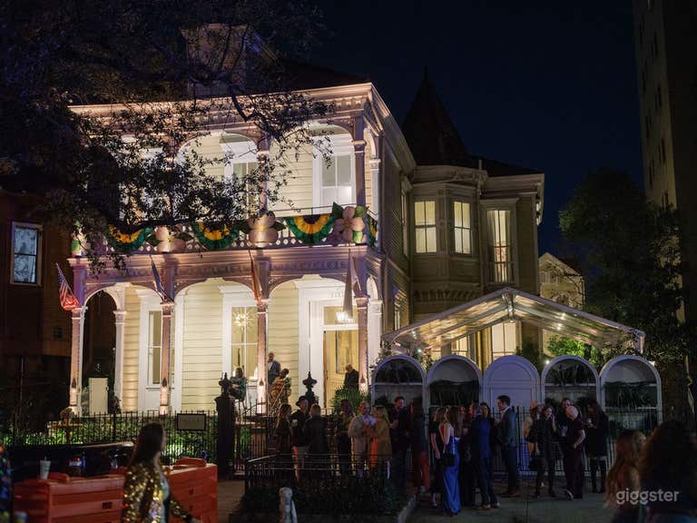  Spectacular 1886 Victorian Mansion in New Orleans 