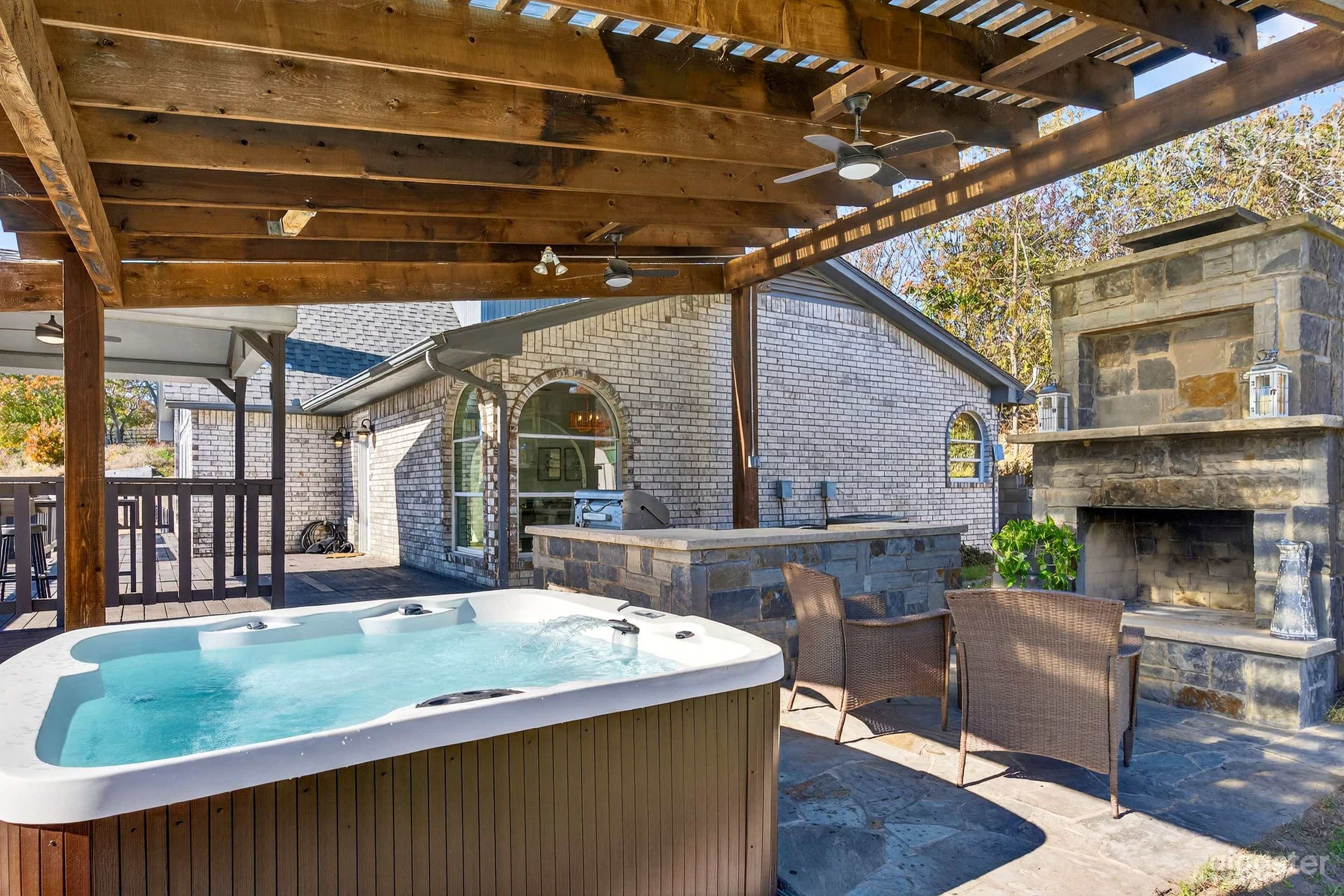 Eagle Mountain Lake Front Oasis with Panoramic Views Photo 3