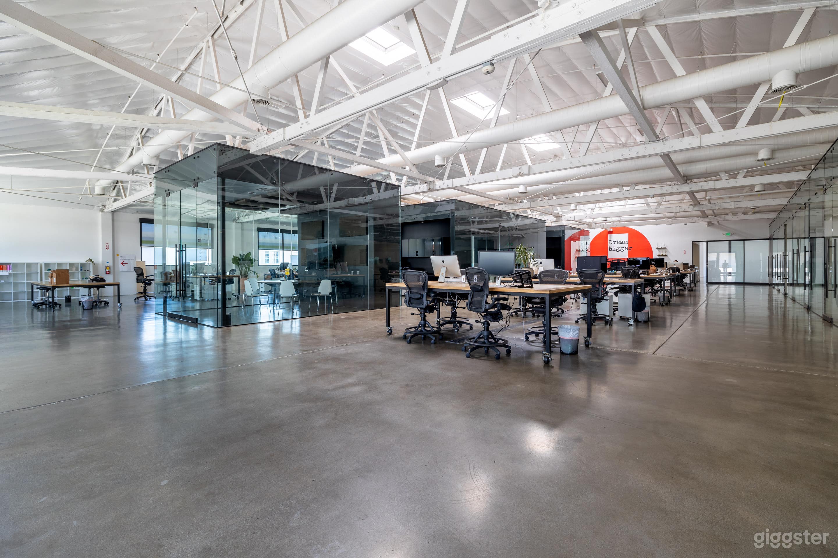 Maximum Office + Gallery Photo 1