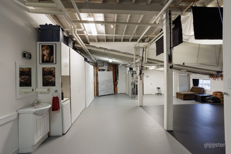  Artistic Production Studio 