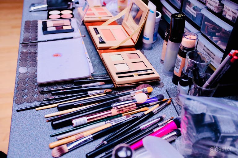  Artistic Production Studio 