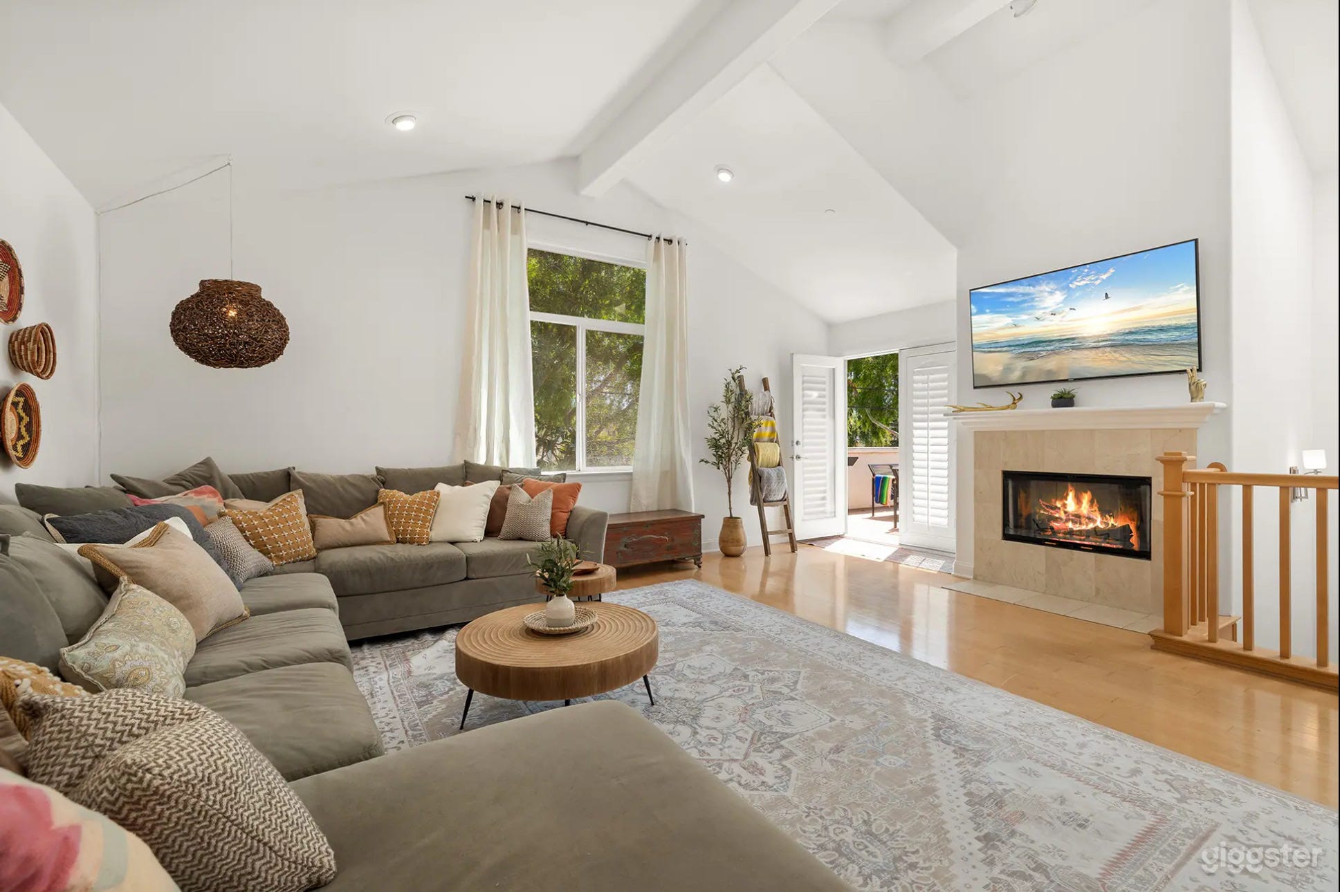 Endless Summer - Bright Open Beach House Photo 1