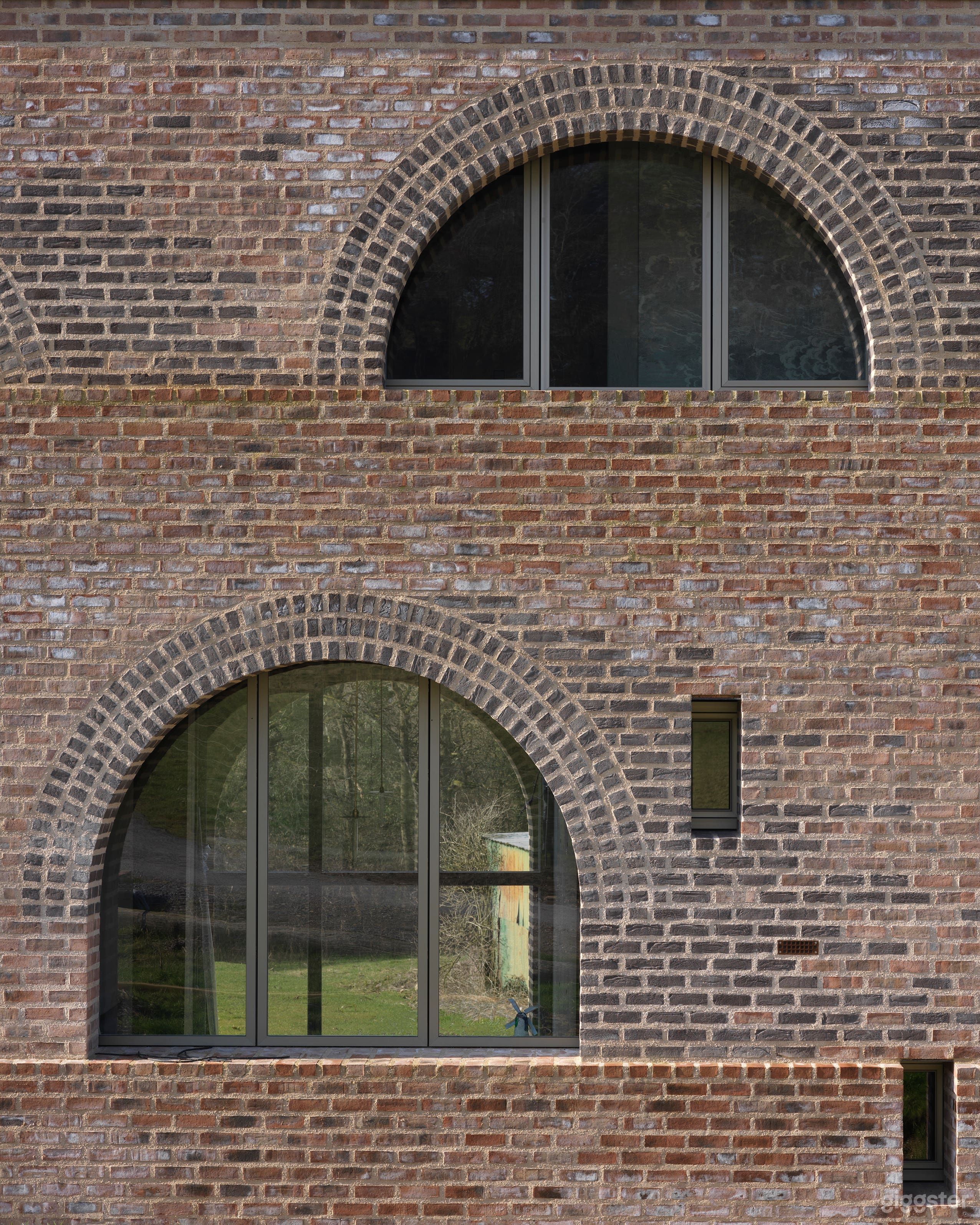 Modern Architectural House Photo 3