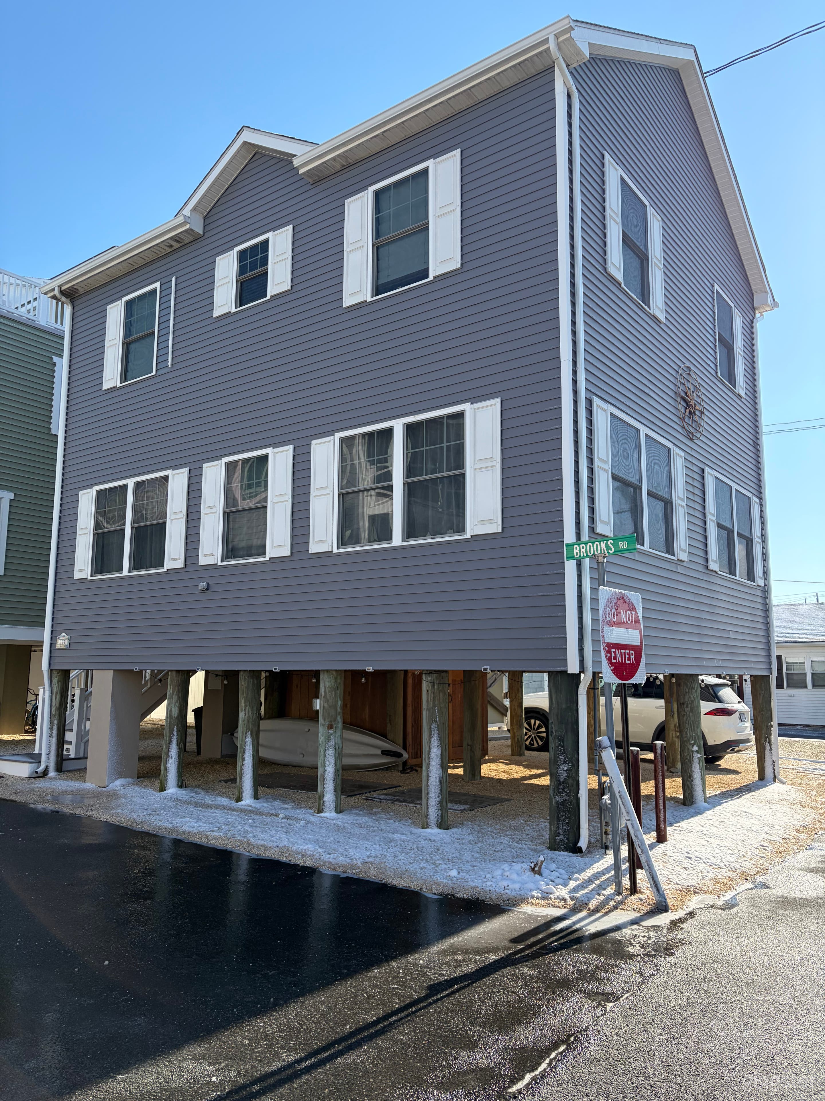 Modern Coastal Home Photo 1