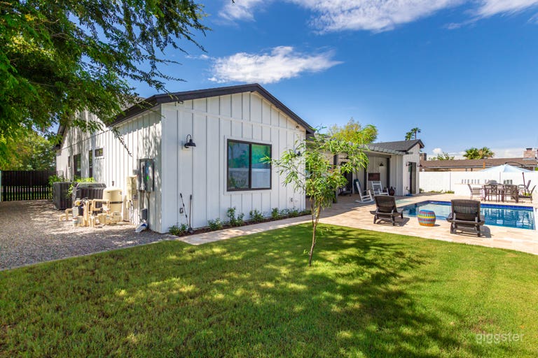  ARCADIA/BILTMORE - PRIME LOCATION - HEATED POOL 