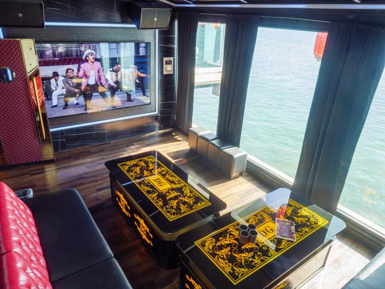  Retro Waterfront Karaoke Lounge 