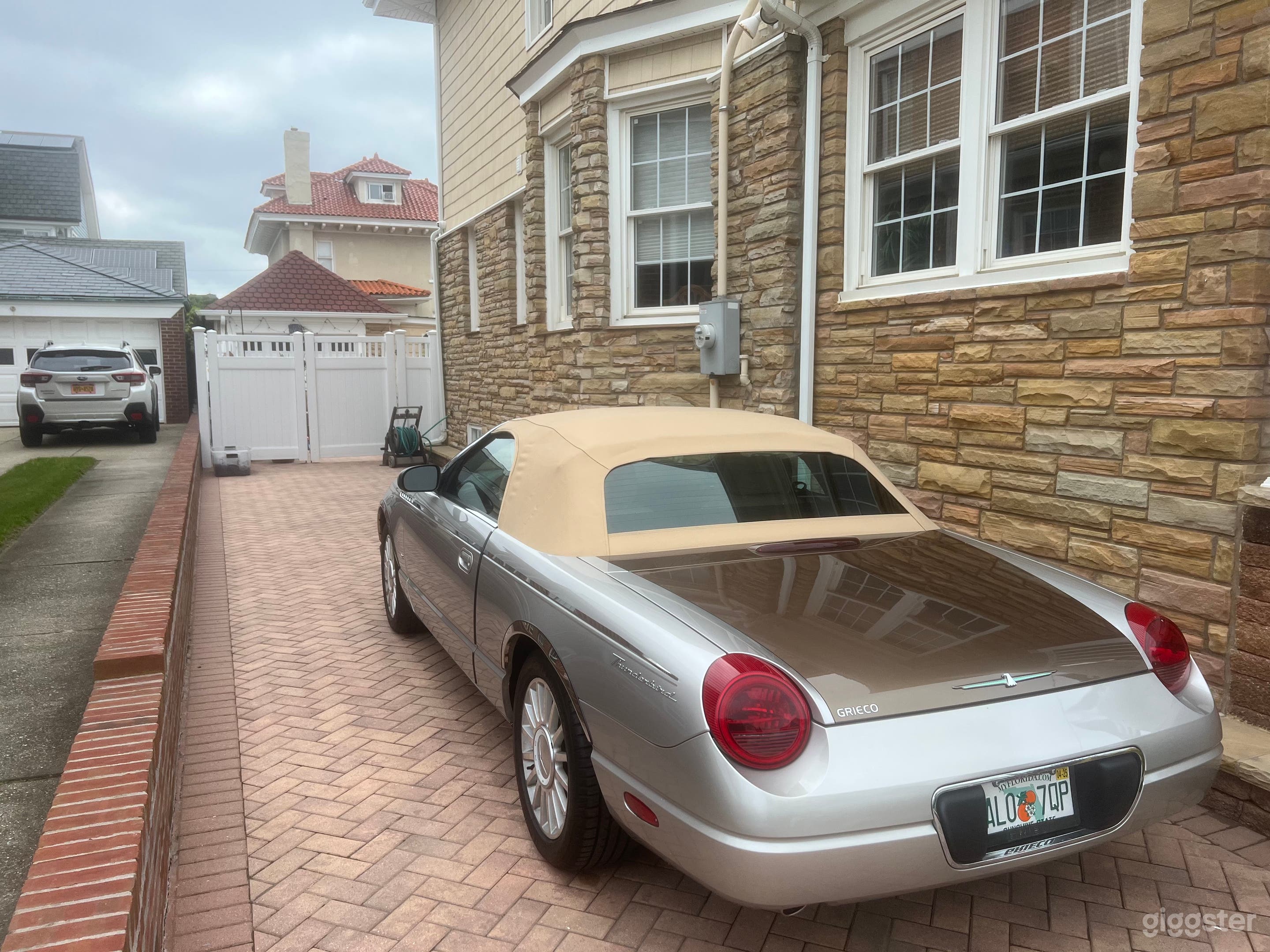 2004 Thunderbird Photo 3