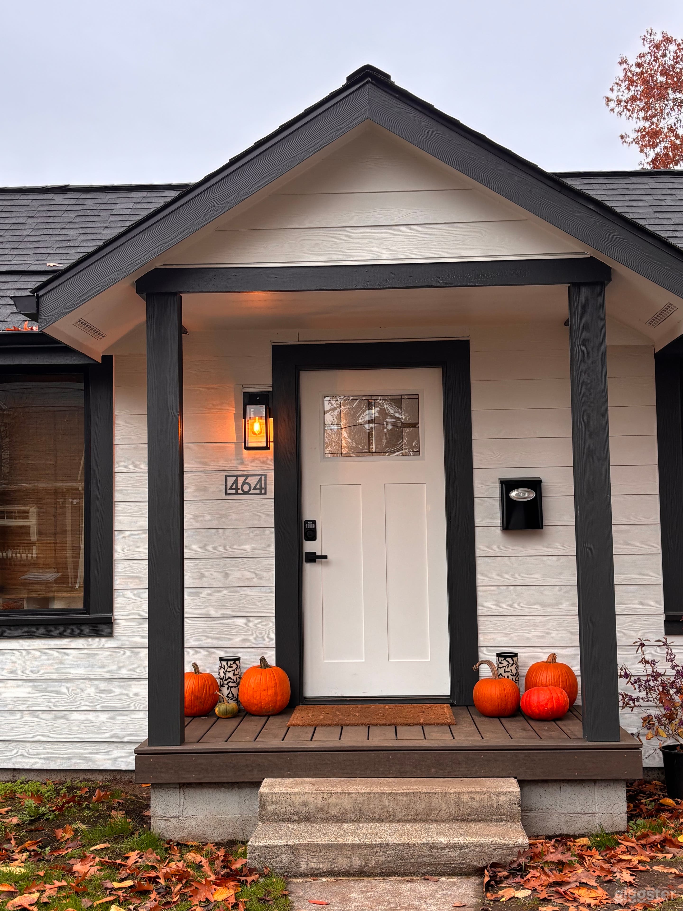 Stylish and cozy house in downtown Hillsboro Photo 1