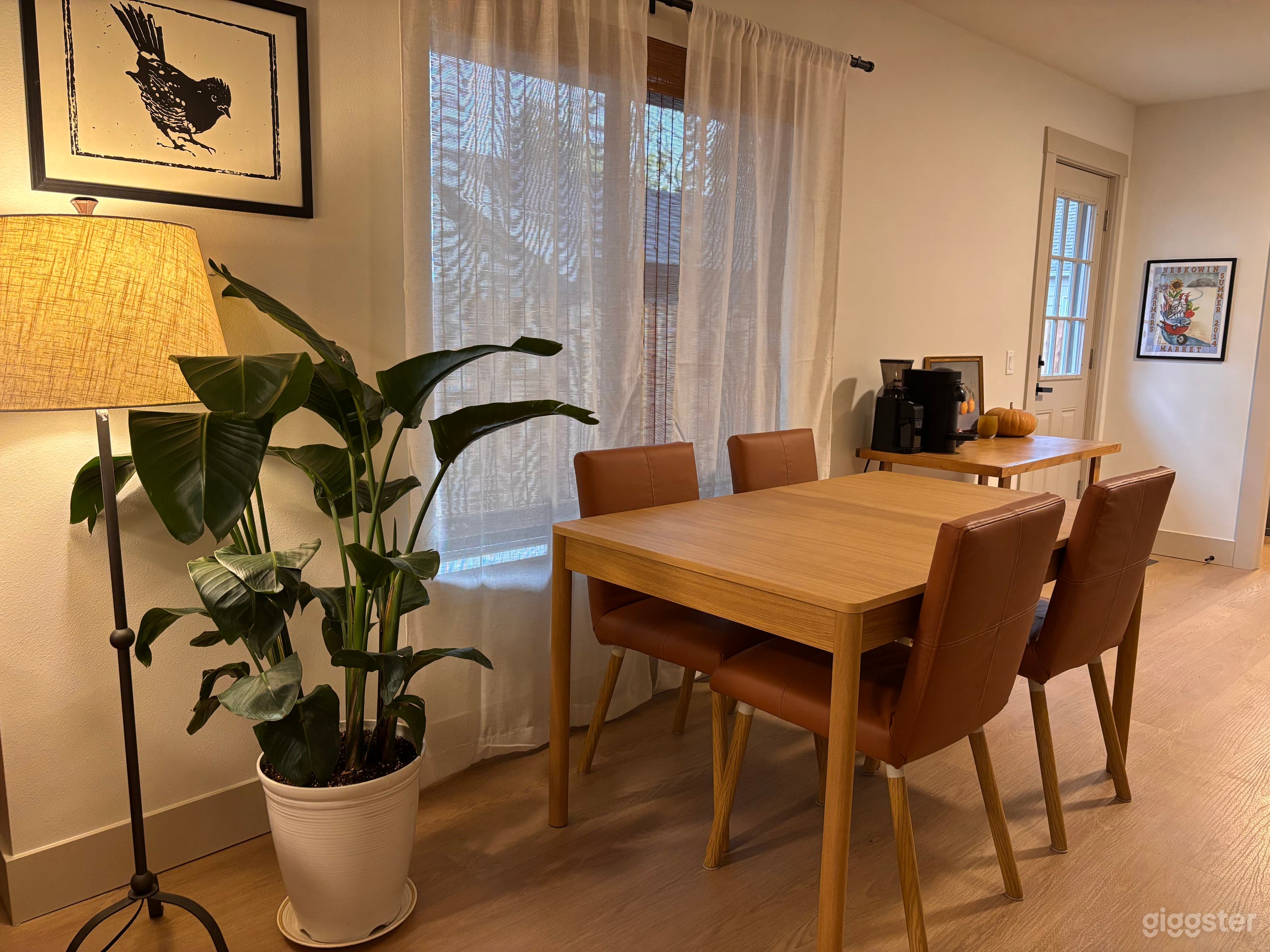 Stylish and cozy house in downtown Hillsboro Photo 4