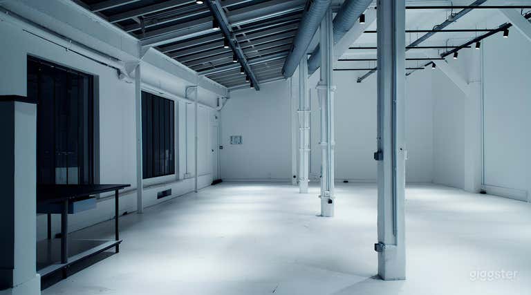  Minimal Showroom and Photo Studio (Full Buyout) 