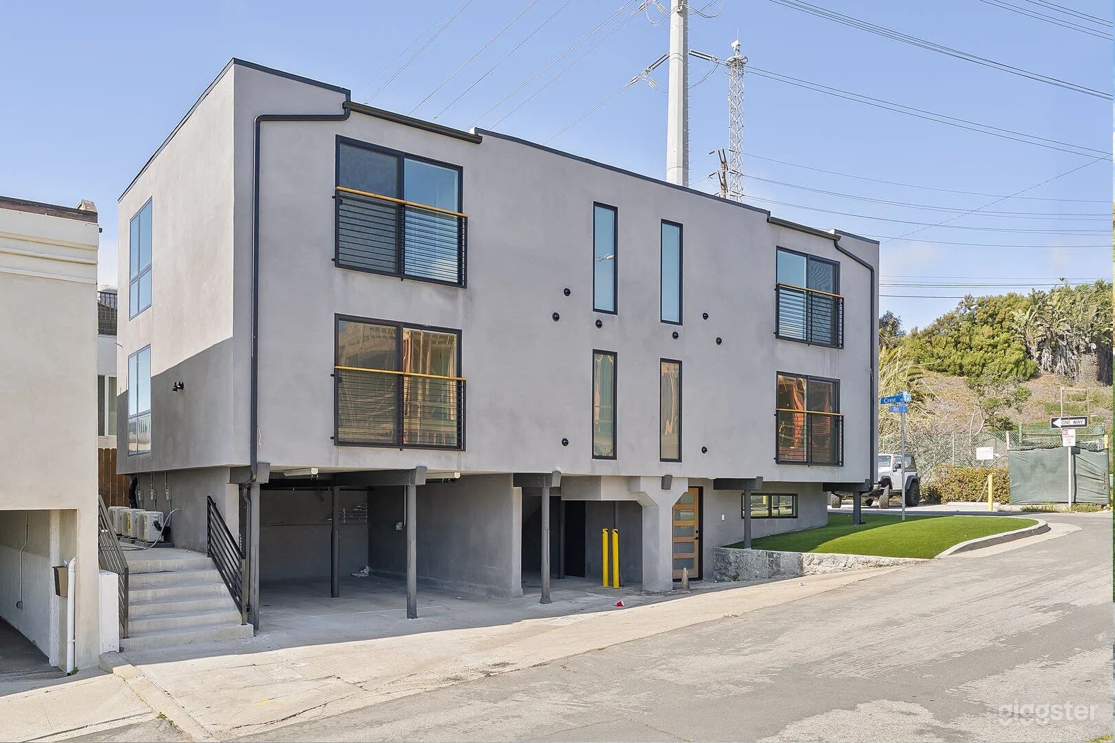 Tide House Studio Suite E | Modern Seaside Photo 4