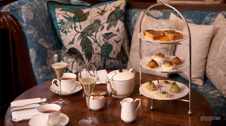 Cozy Afternoon Tea Room in London Photo 3