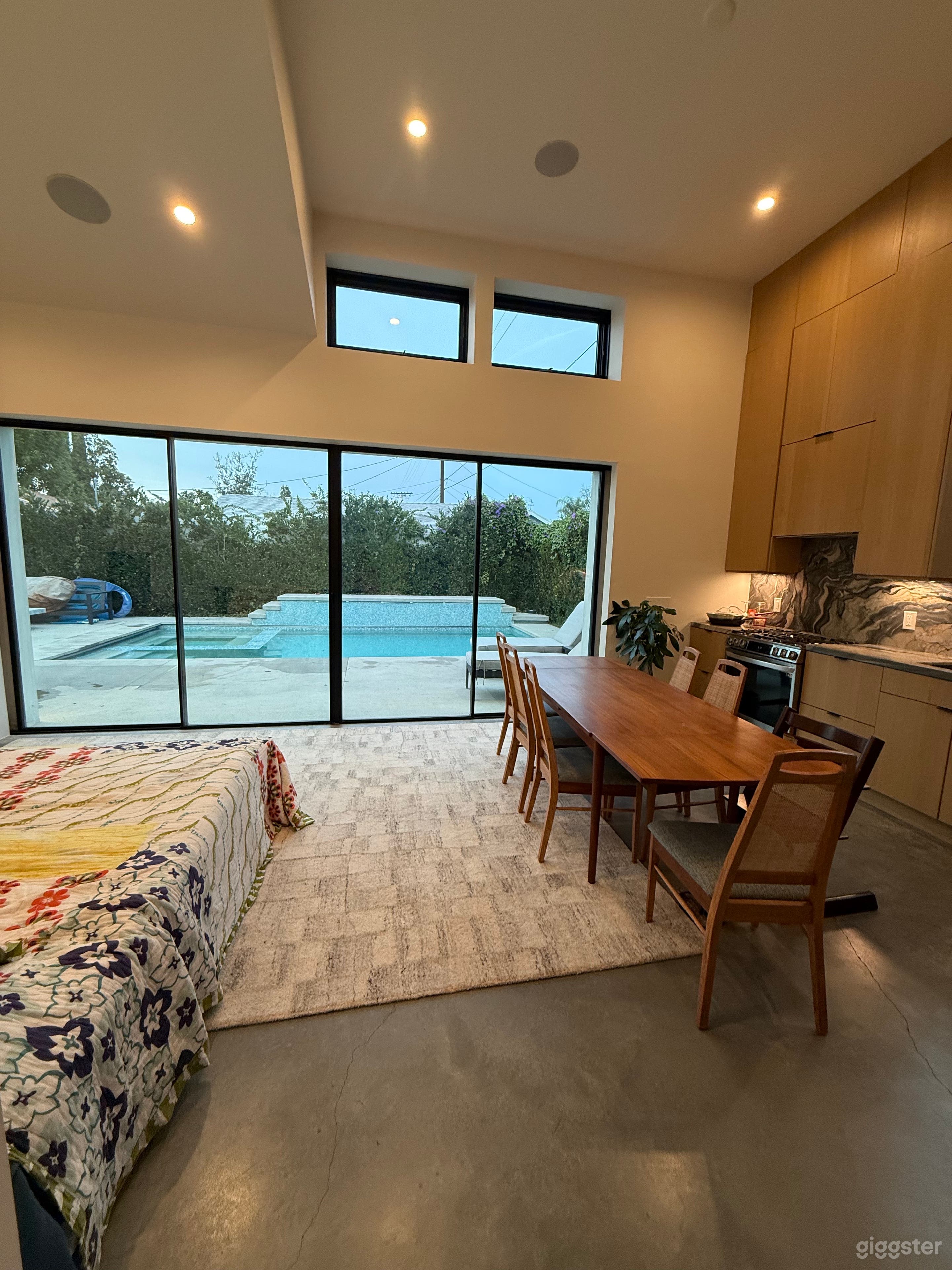 Contemporary ADU + Pro Music Studio | Indoor-Outdoor Space Photo 3