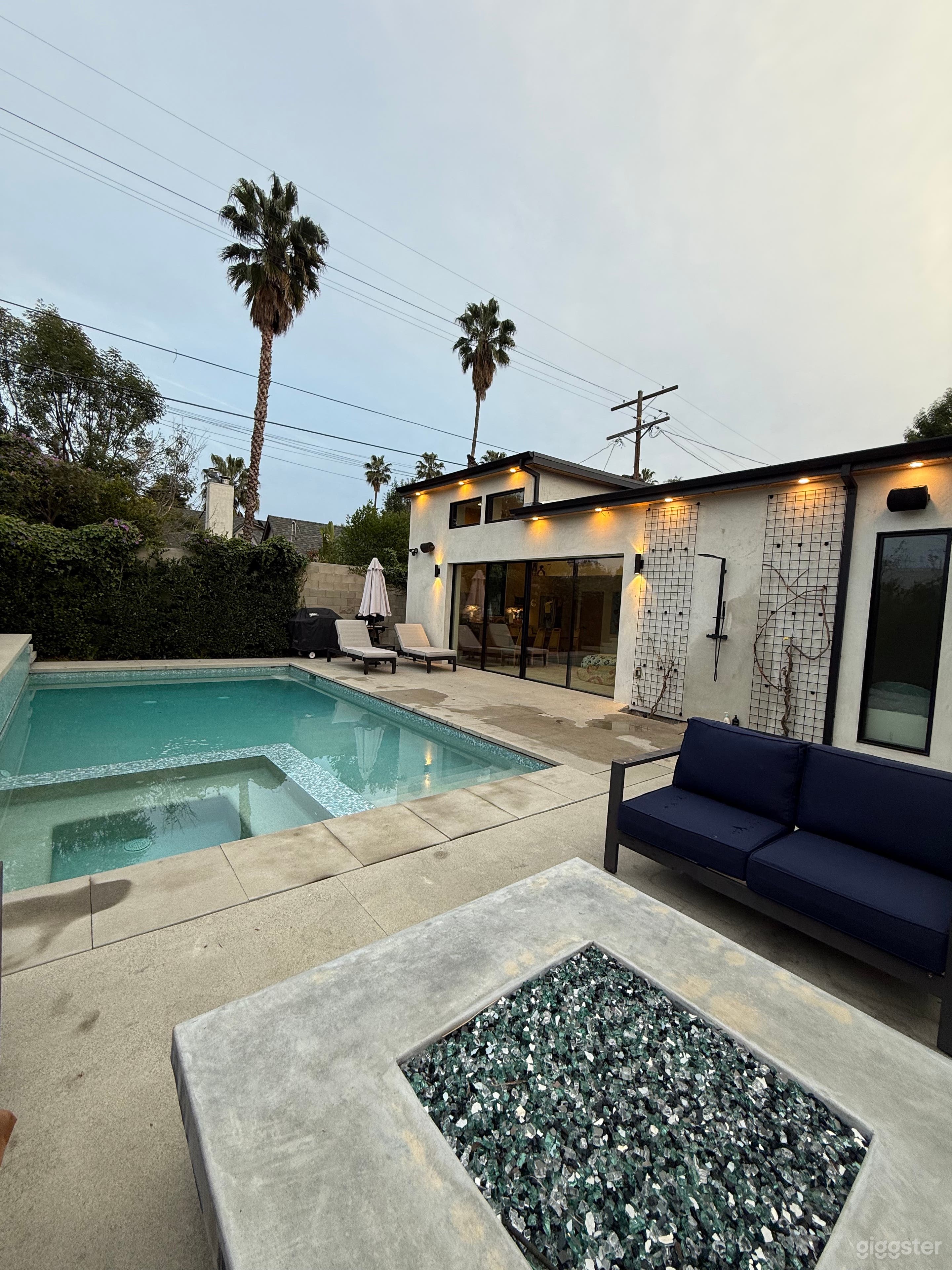 Contemporary ADU + Pro Music Studio | Indoor-Outdoor Space Photo 2