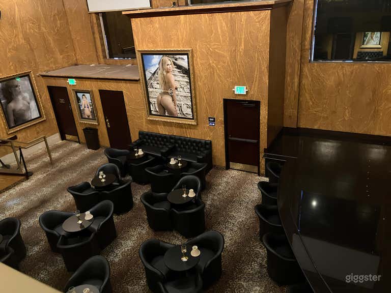  Versatile Loft Venue: Bar, Stage & Loft 