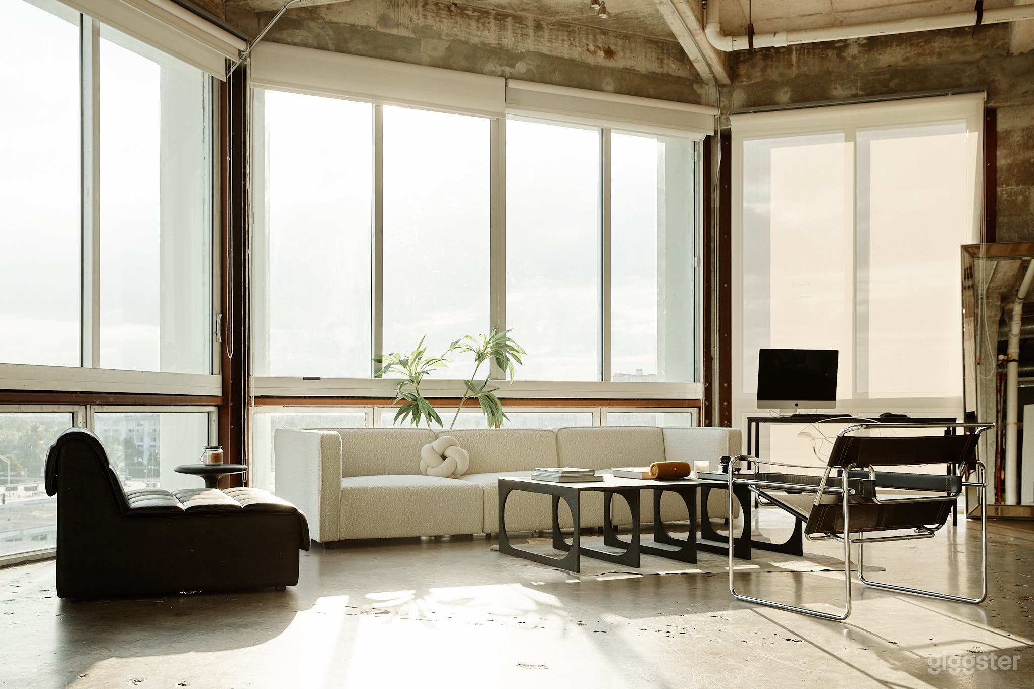 Daylight Loft Photo Studio with High Ceilings Photo 3