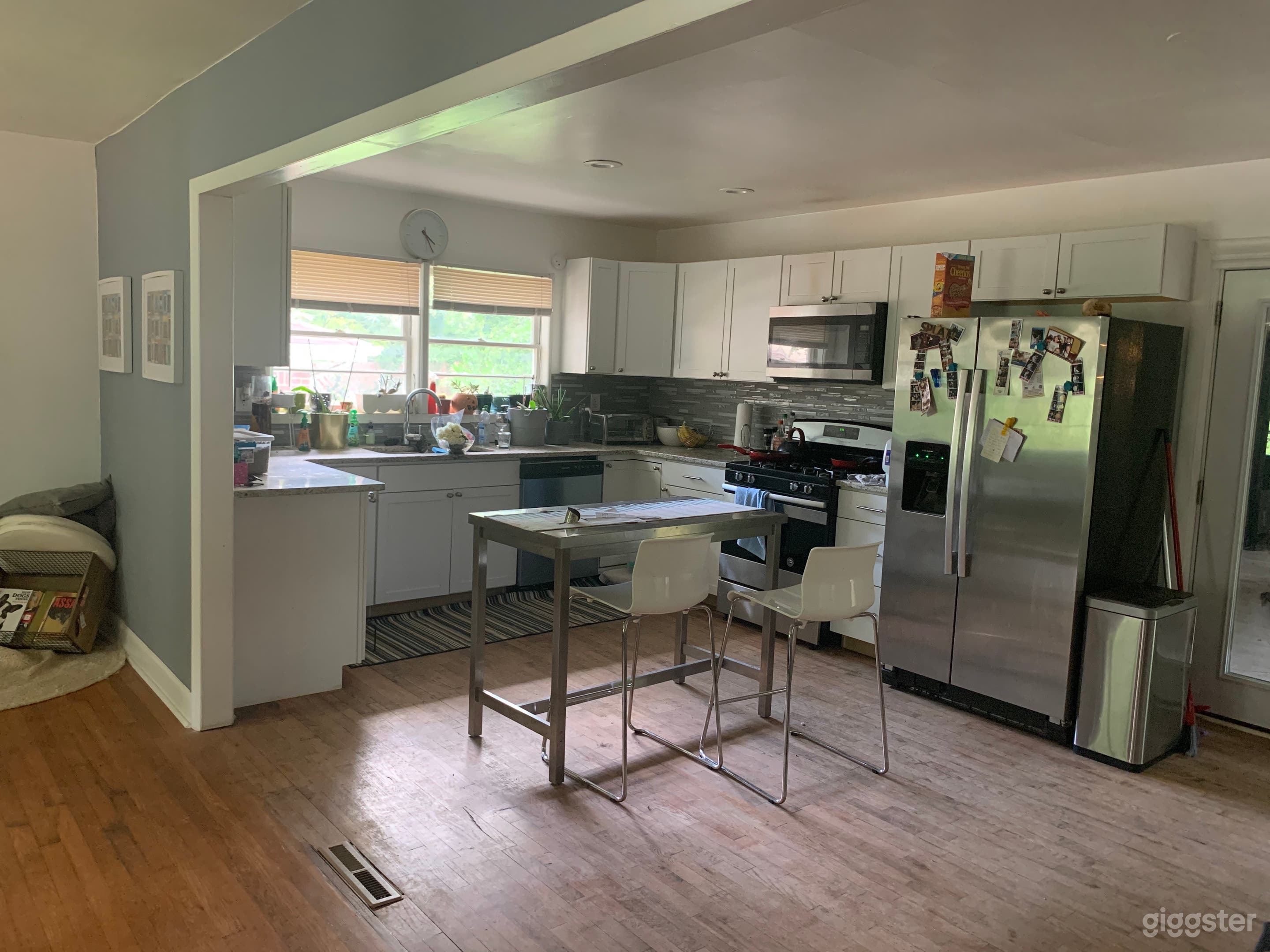 Bright, Styled Home w/ Natural Light, & Modern Character Photo 3