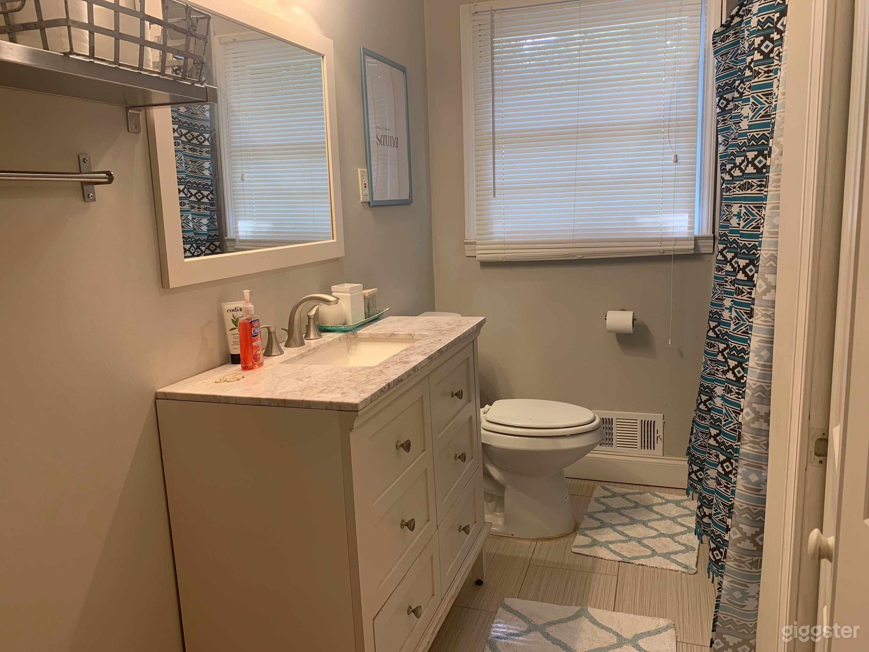 Bright, Styled Home w/ Natural Light, & Modern Character Photo 2