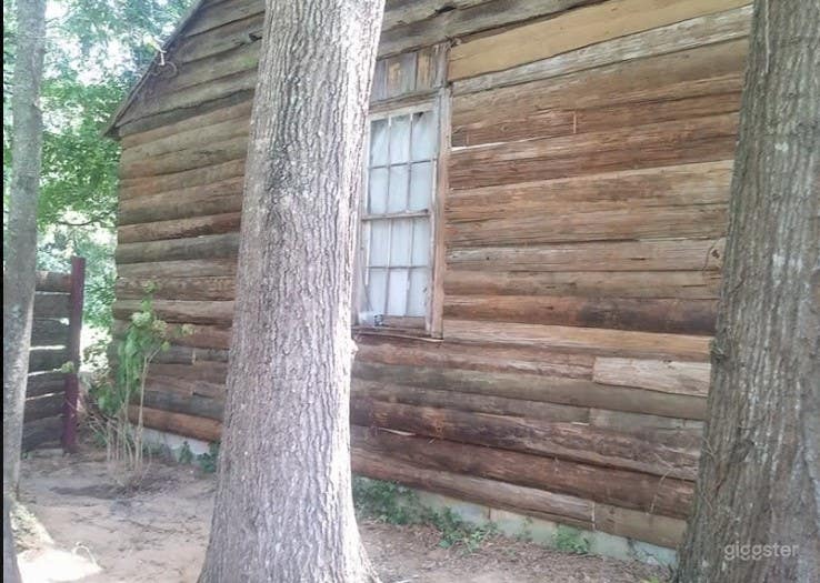 Rustic Log Barn Photo 3