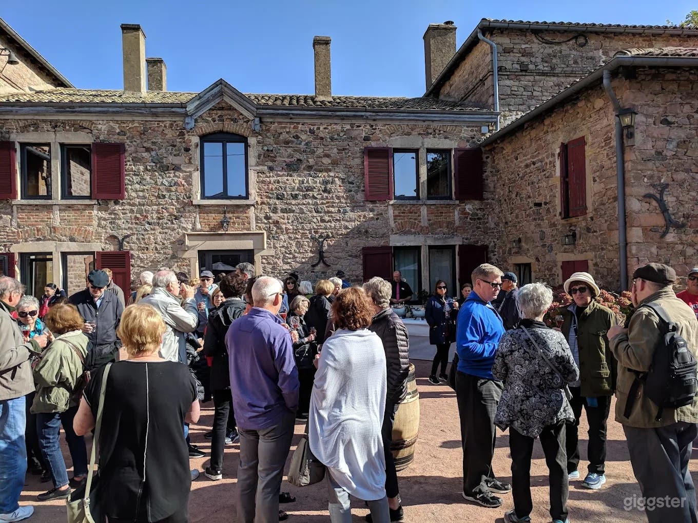 Photo de La Cour Principale : Le court 4