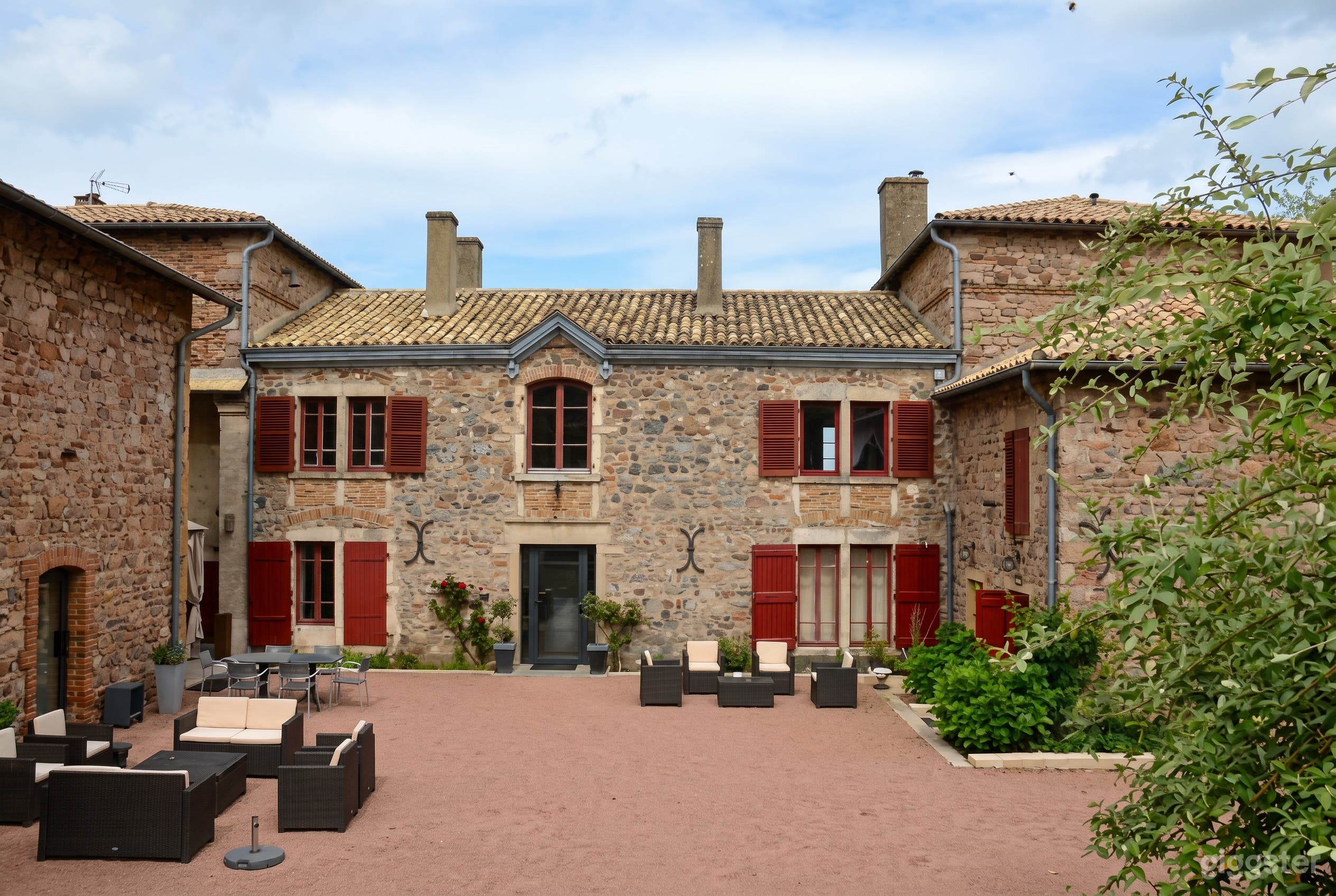 Photo de La Cour Principale : Le court 2