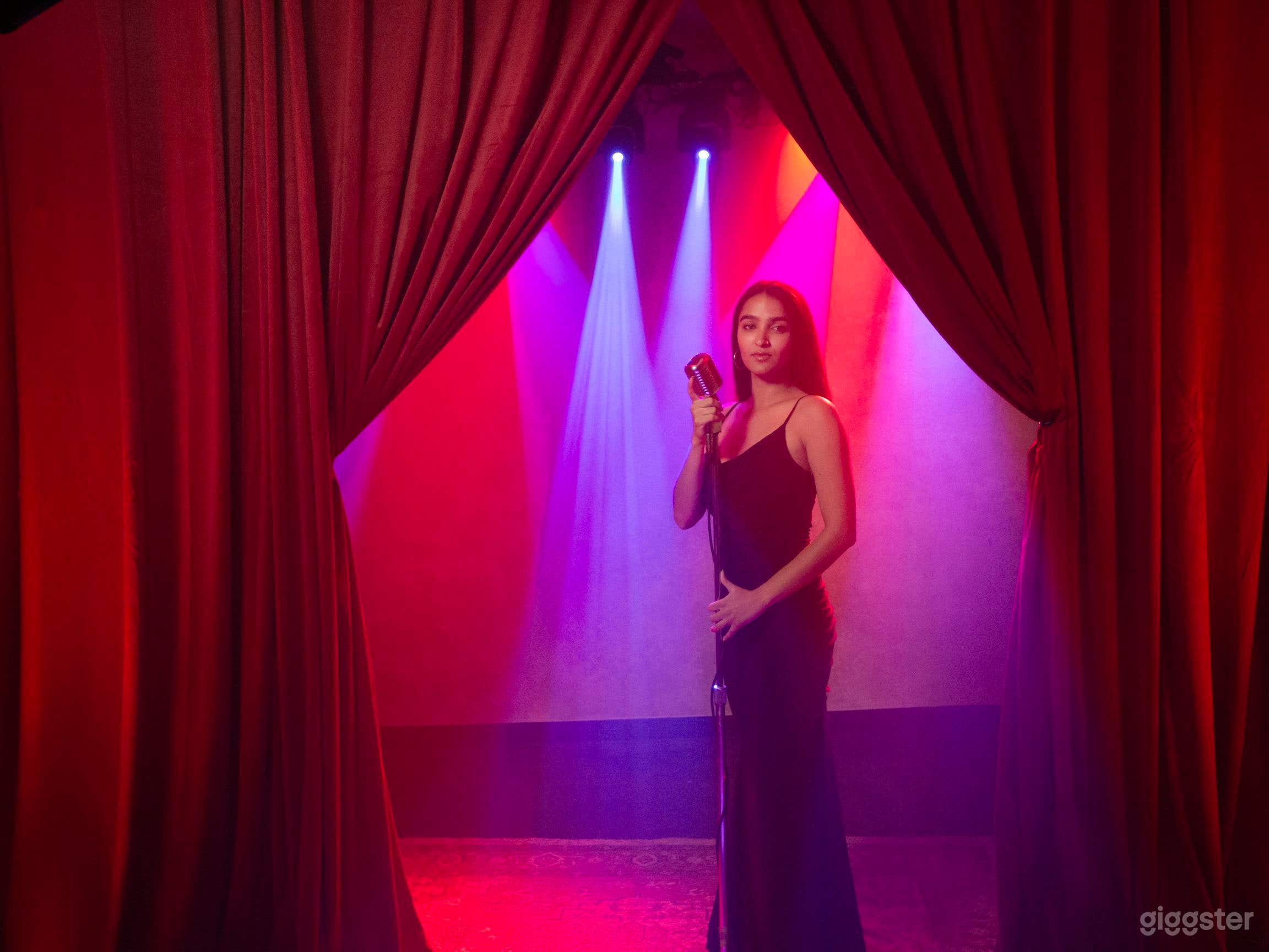 Legends Stage Photo 1