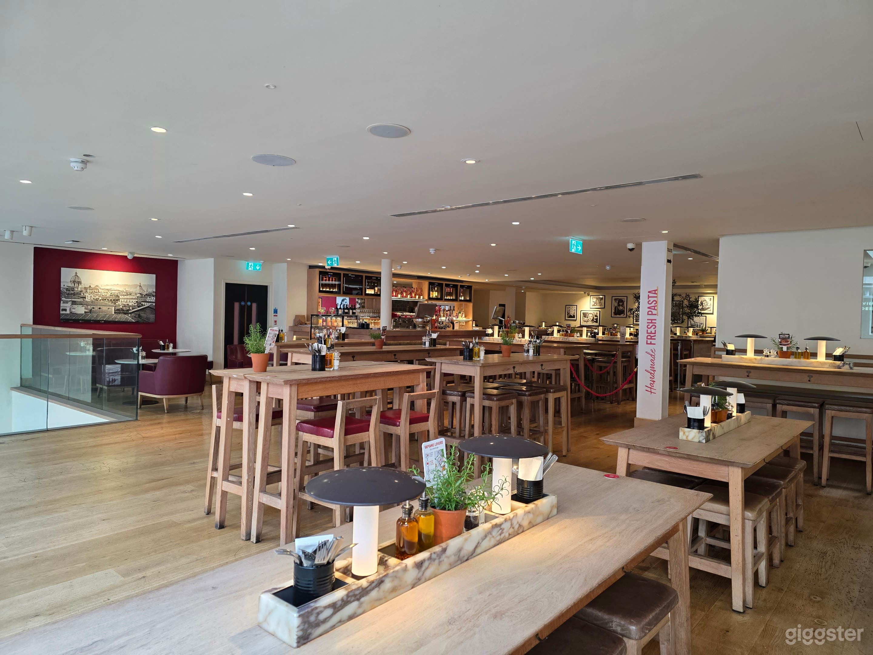 Window View with Natural Light Room Photo 3