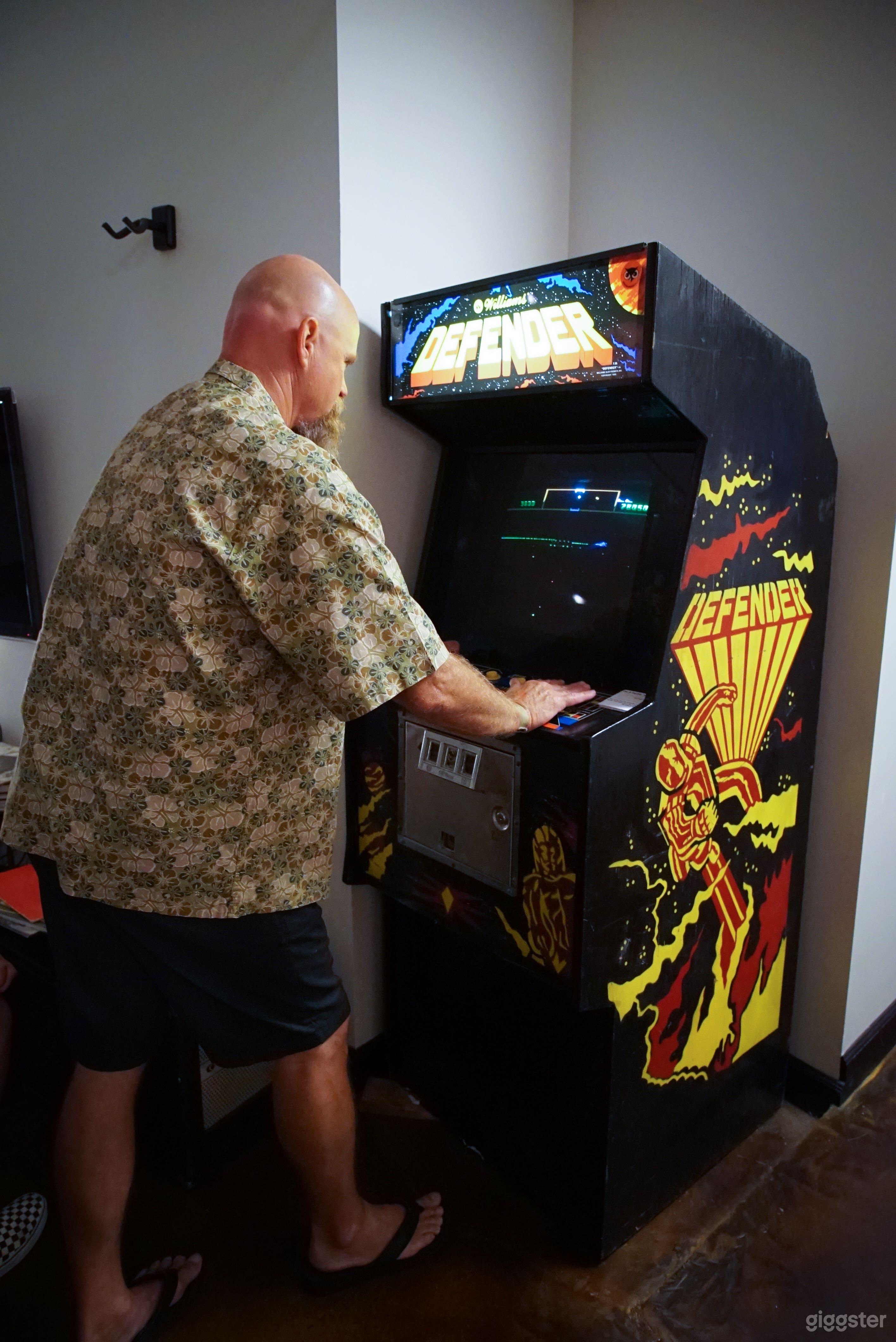 Video Arcade - Williams Defender 