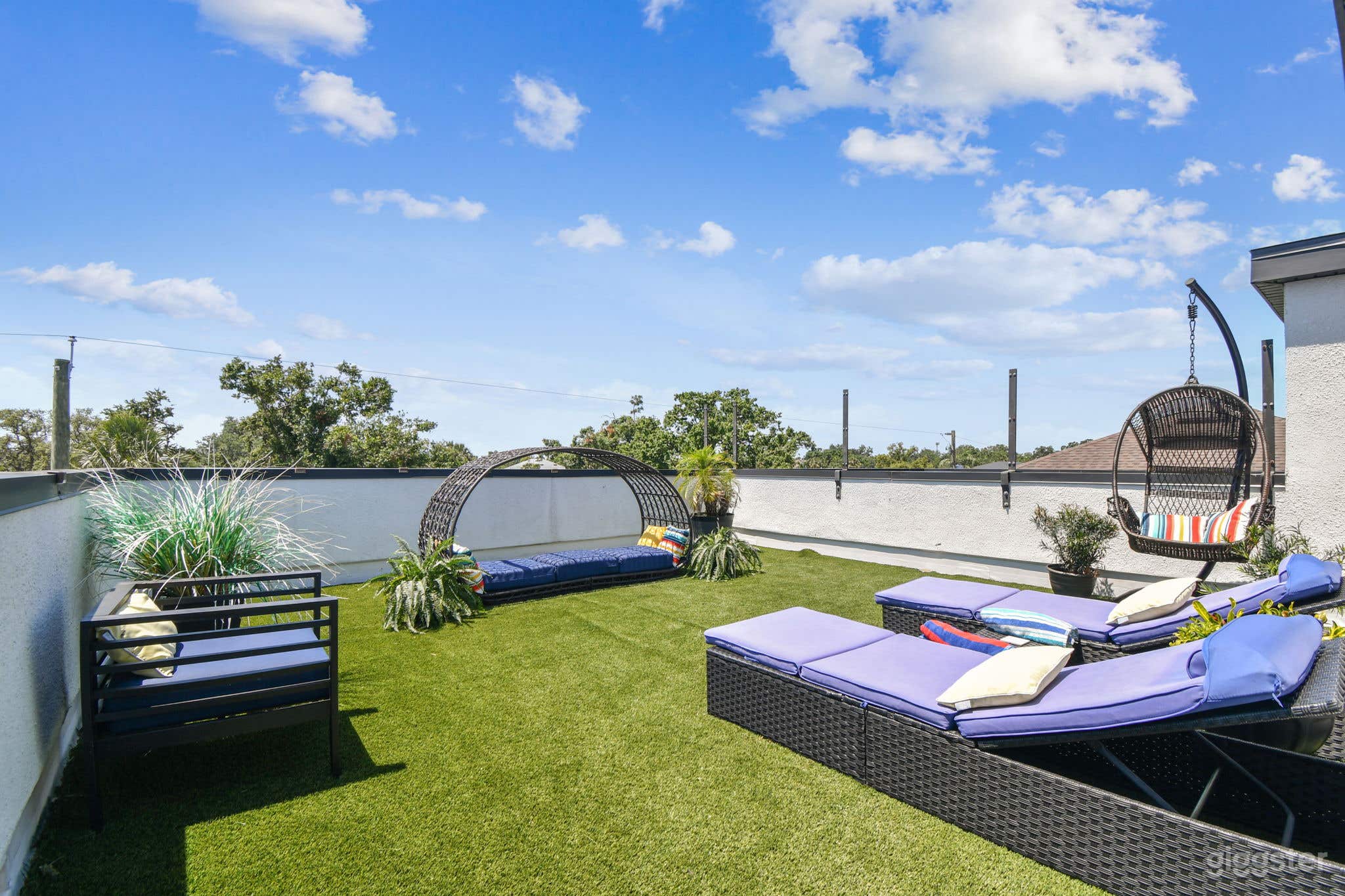 Indoor/Outdoor Entertaining Rooftop &amp; Lanai Photo 2