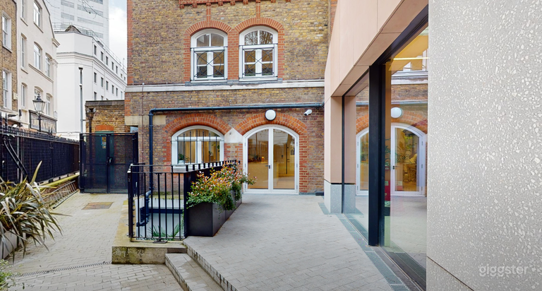  Spacious Outdoor Courtyard 