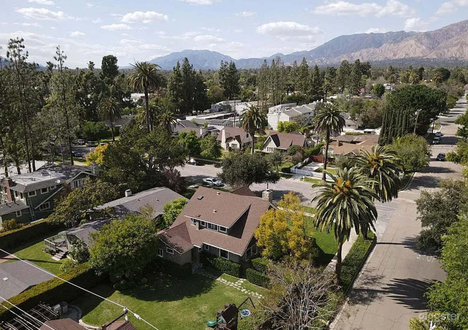 A historic and charming Pasadena Craftsman Photo 3