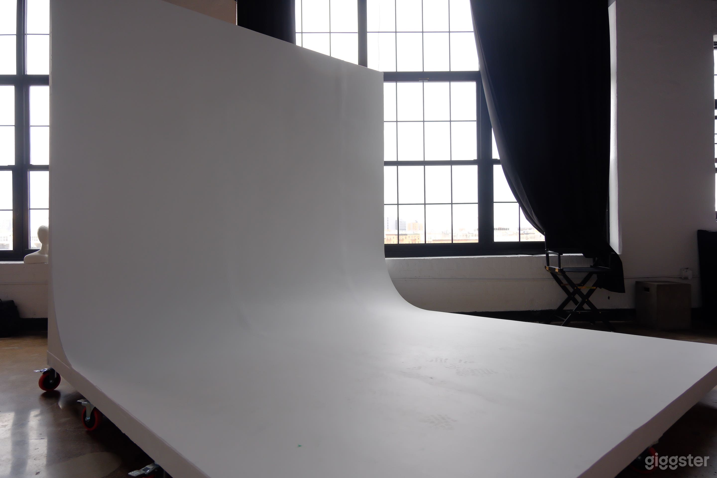 Daylight Studio Photo 4