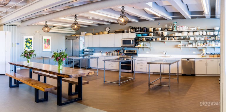  Stunning Waterfront Studio with Sweeping Views, Natural Light & a Flexible Floor Plan 