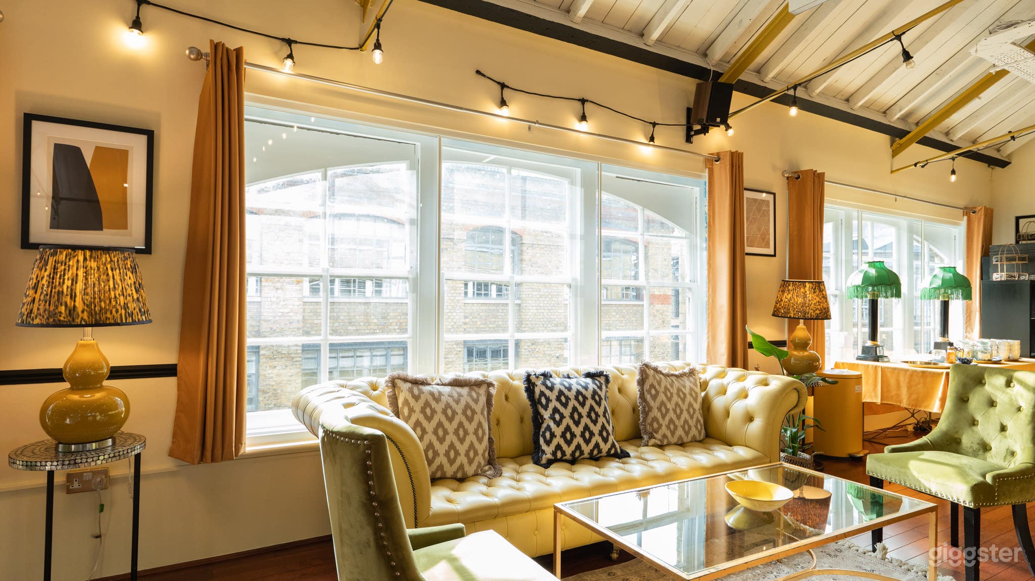 Charming New Victorian Loft Studio in London Photo 4